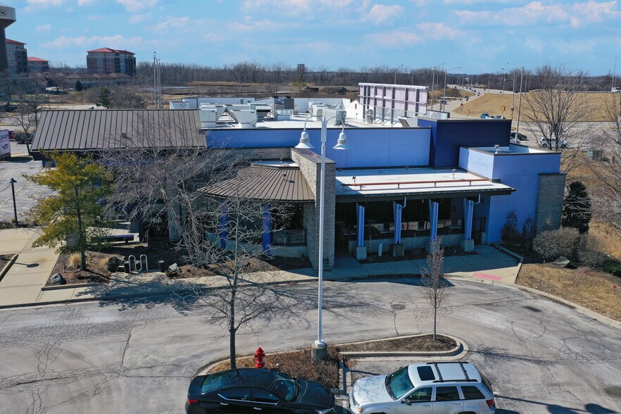 More Photos Of 781 N Milwaukee Ave, Wheeling Restaurant For Lease