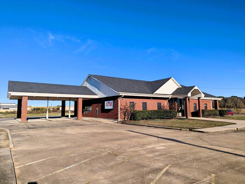More Photos Of 8109 Smith Rd, Beaumont Office For Sale