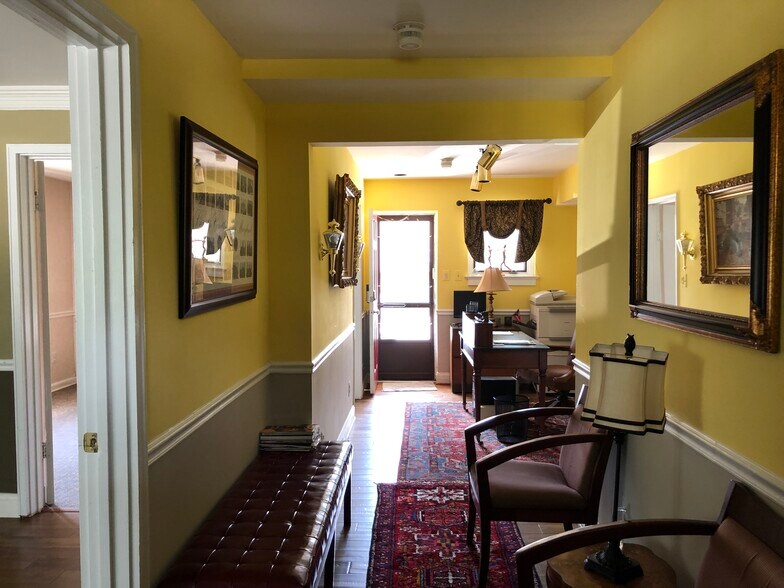 More Photos Of 200 N Adams St, Rockville Office For Lease