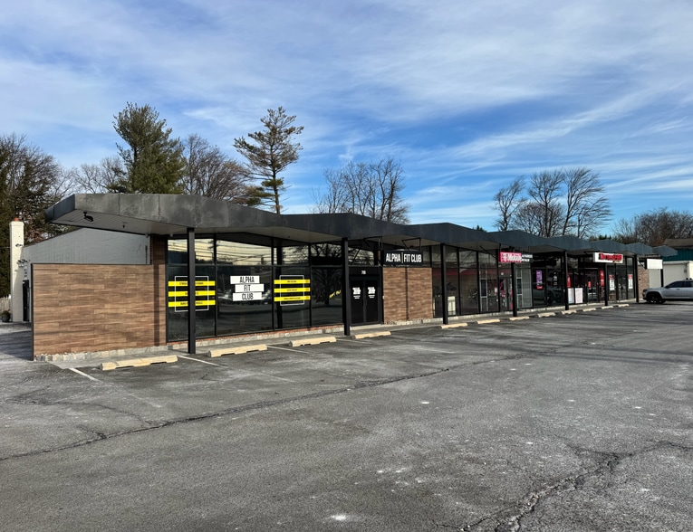 More Photos Of 688-700 Morris Tpke, Short Hills Storefront For Lease