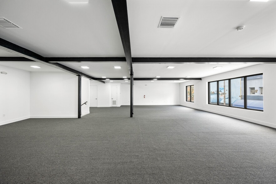 More Photos Of 129 N Miami Ave, Miami Restaurant For Lease