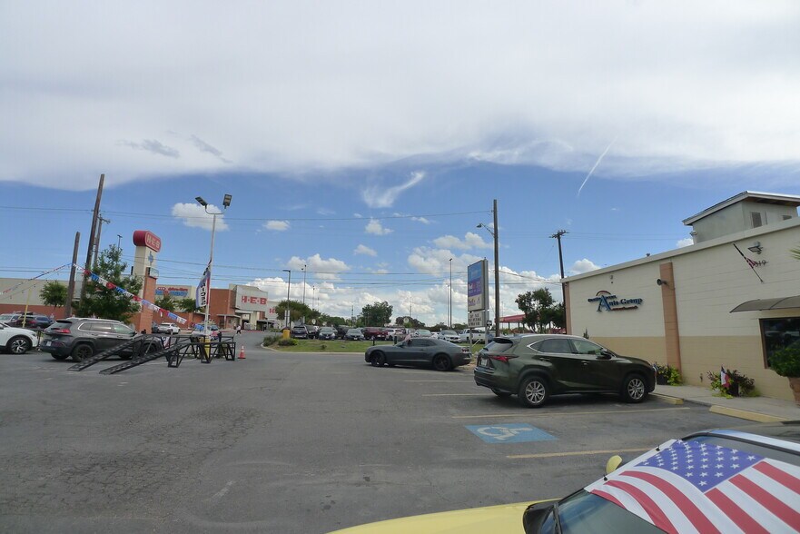 More Photos Of 318-337 W Olmos Dr, San Antonio Freestanding For Sale