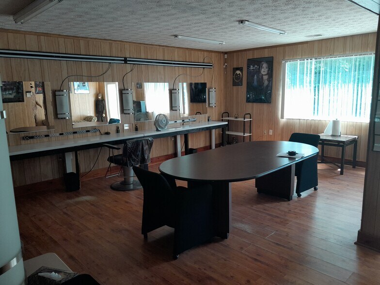 More Photos Of 9135 S Main St, Jonesboro Light Manufacturing For Sale