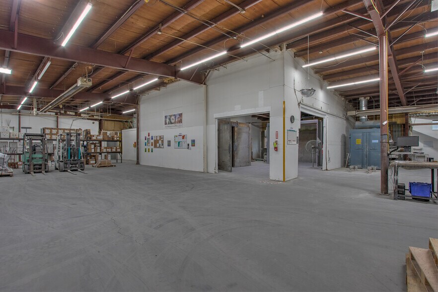 More Photos Of 106 Dunn Ave N, Hinckley Industrial For Sale