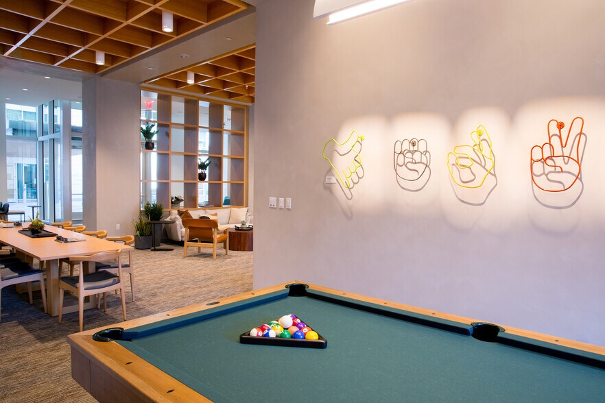 More Photos Of 2 Bethesda Metro Ctr, Bethesda Office For Lease