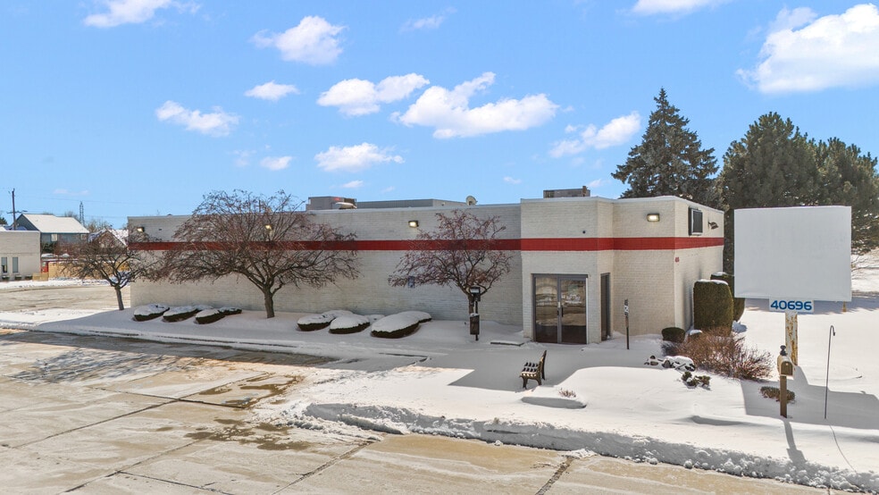 Primary Photo Of 40696 Garfield Rd, Clinton Township Veterinarian Kennel For Sale