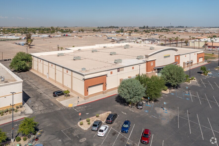 More Photos Of 1407 Imperial Ave W, Calexico Department Store For Lease