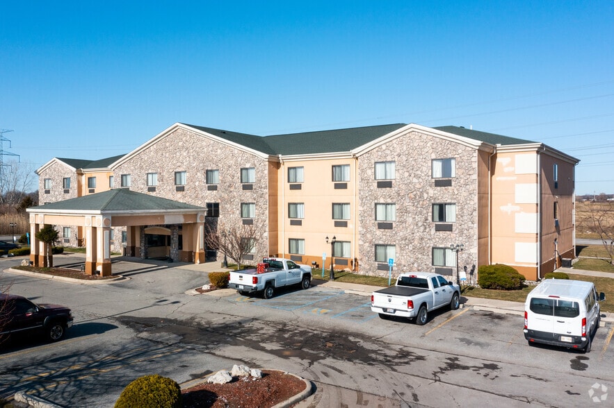 Primary Photo Of 6500 E Albain Rd, Monroe Hotel For Sale