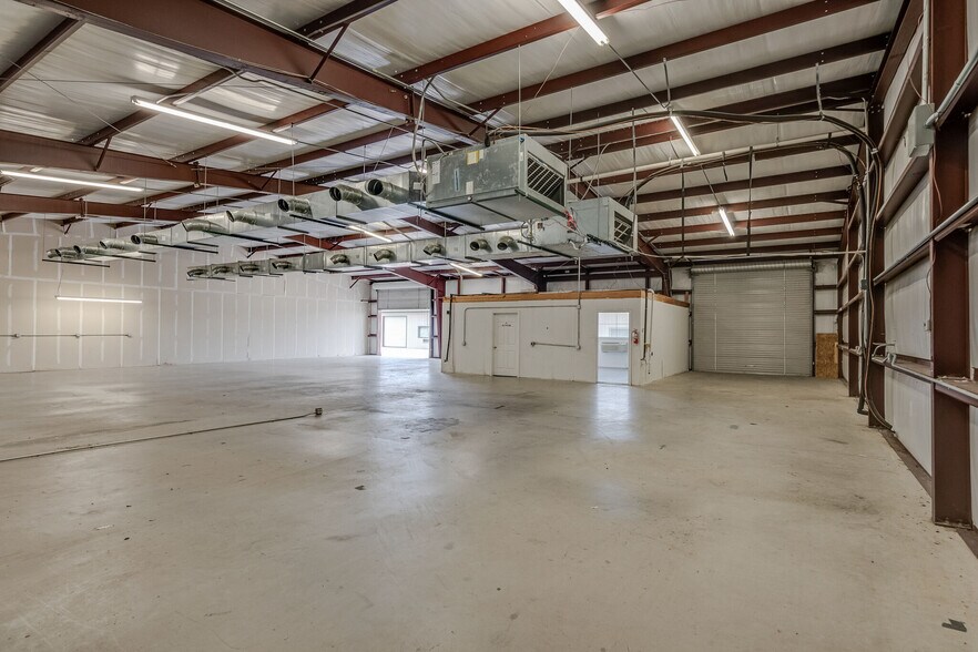 More Photos Of 12081 Katy Rd, Keller Flex For Lease