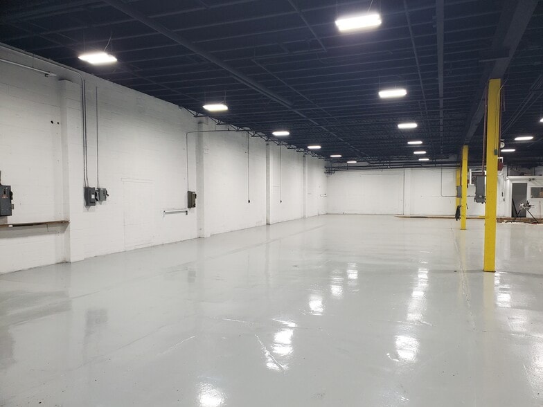 More Photos Of 6550 W Ridge Rd, Erie Warehouse For Lease