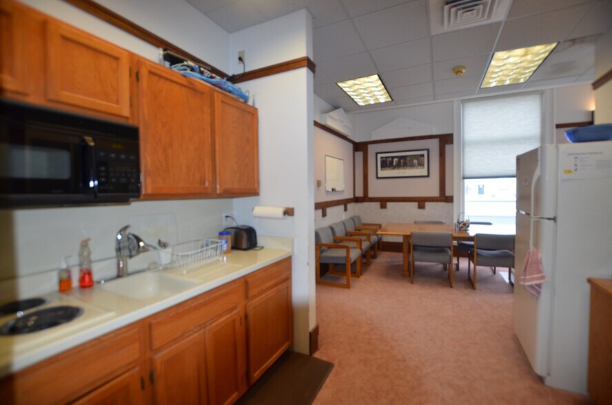 More Photos Of 4 S Idaho St, Dillon Office For Sale