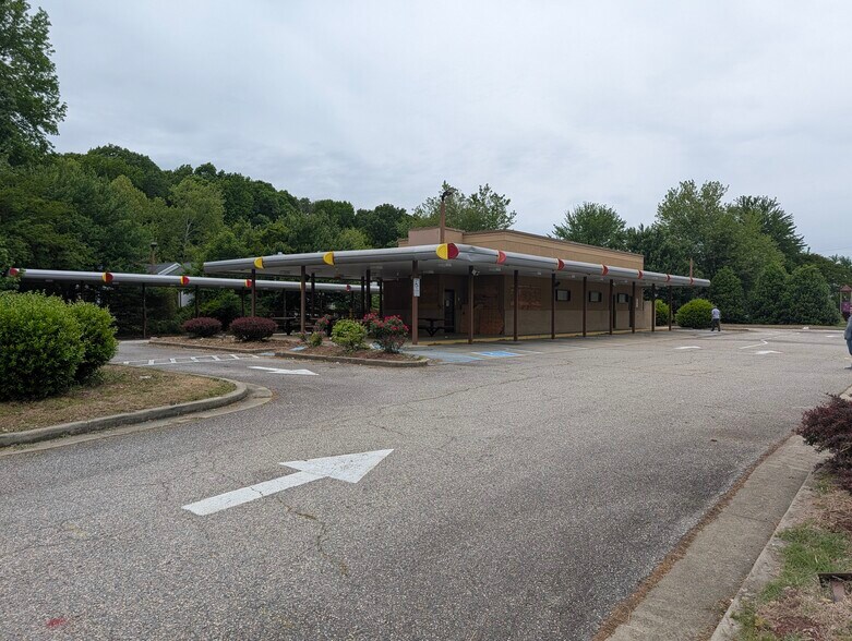 More Photos Of 200 Floyd Thompson Blvd, Hampton Fast Food For Lease