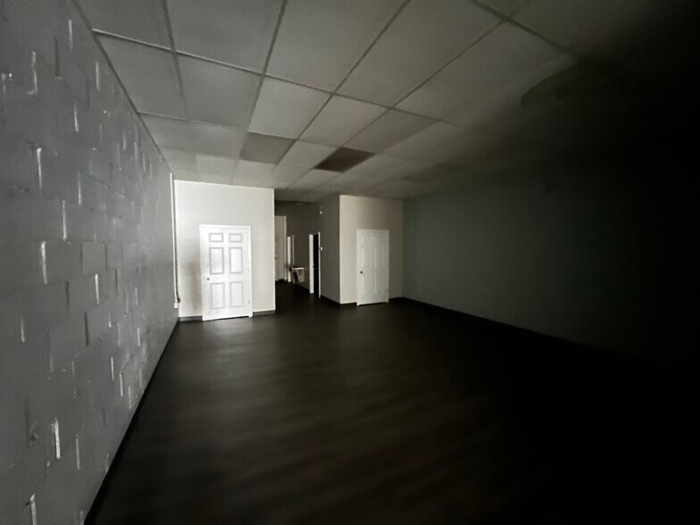 More Photos Of 114-116 E Auglaize St, Wapakoneta Unknown For Lease