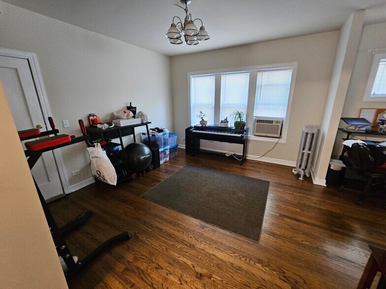 More Photos Of 5155 W Byron St, Chicago Apartments For Sale
