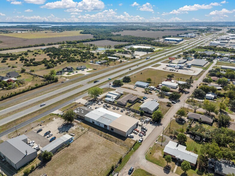 More Photos Of 6175 N State Highway 6, Woodway Warehouse For Lease