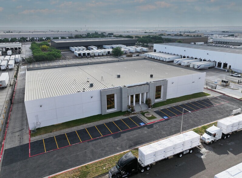 Primary Photo Of 13609 Archer Dr, Laredo Warehouse For Lease
