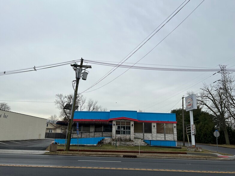 More Photos Of 2201 Nottingham Way, Hamilton Restaurant For Sale