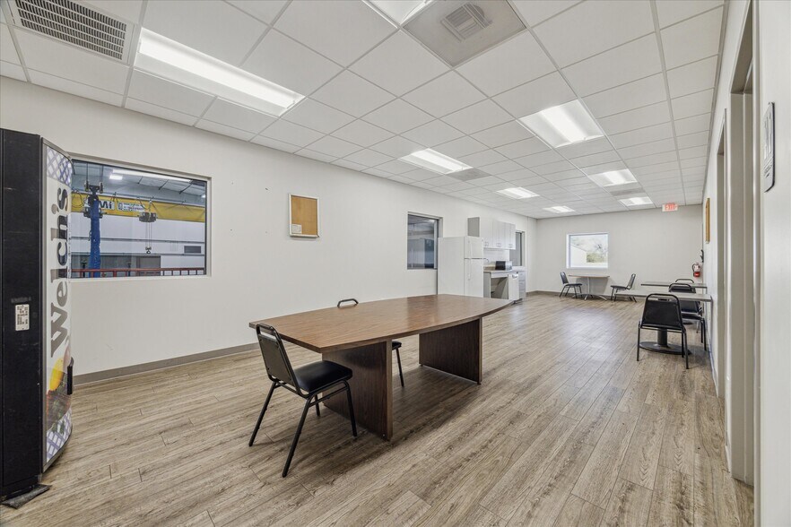 More Photos Of 1701-1707 Tidwell Rd, Houston Warehouse For Sale