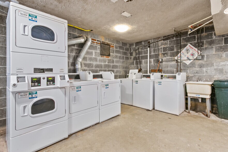 More Photos Of 1600-1608 28th Pl SE, Washington Multifamily For Sale