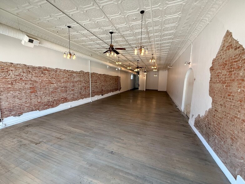 More Photos Of 137-141 E 4th St, Loveland Storefront Retail Residential For Lease