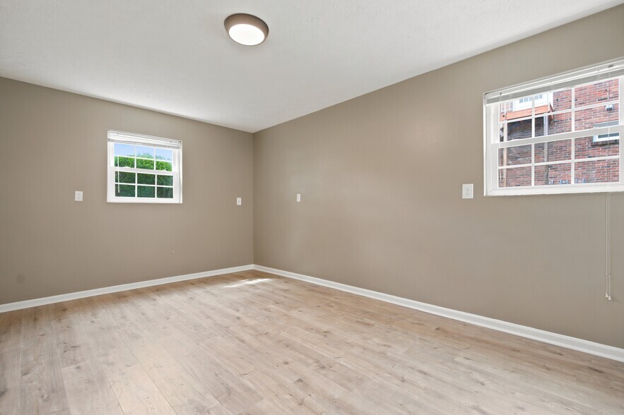 More Photos Of 4219-4221 N Church Way, Louisville Apartments For Sale