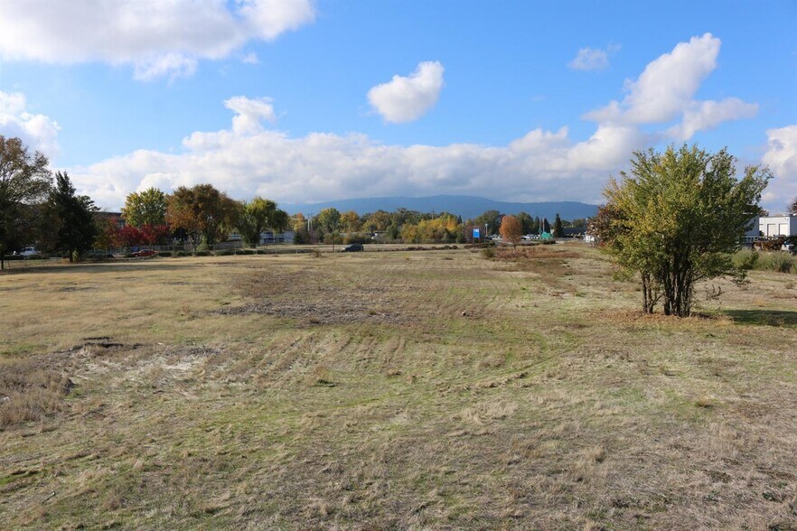 More Photos Of 2453 Crater Lake Highway, Medford Land For Sale