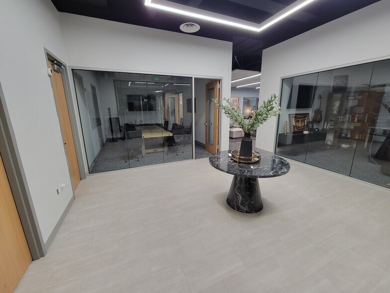 More Photos Of 1971 W 700 N, Lindon Office For Lease