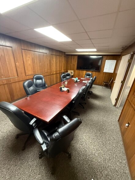 More Photos Of 2158 Osterfeld St, Cincinnati Office For Sale
