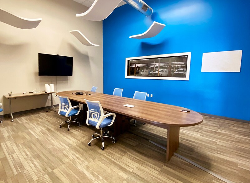 More Photos Of 51 S Koweba Ln, Indianapolis Warehouse For Lease