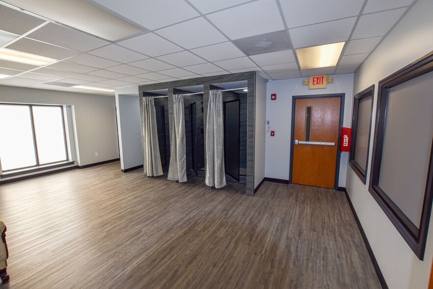 More Photos Of 95 Hunt Dr, Rossville Industrial For Lease