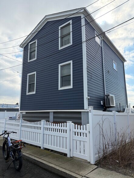 More Photos Of 308 E 8th Rd, Far Rockaway Land For Sale