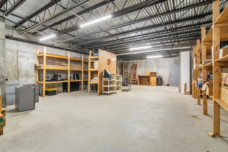 More Photos Of 1794 Bridge St, Dracut Storefront For Sale