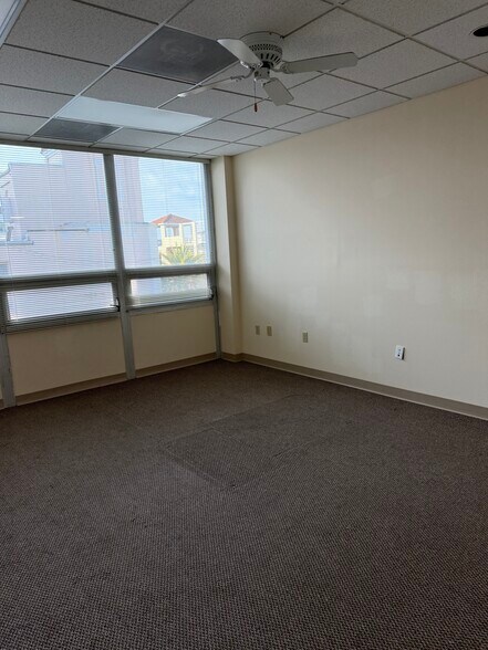More Photos Of 5881-5897 Whitfield Ave, Sarasota General Retail For Lease