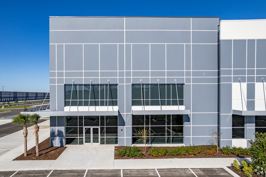 More Photos Of 4701 Apopka Logistics Pky, Apopka Unknown For Lease