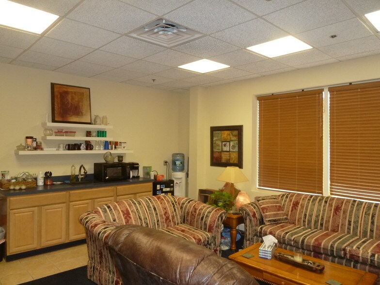 More Photos Of 43 Newburgh Rd, Hackettstown Office For Lease