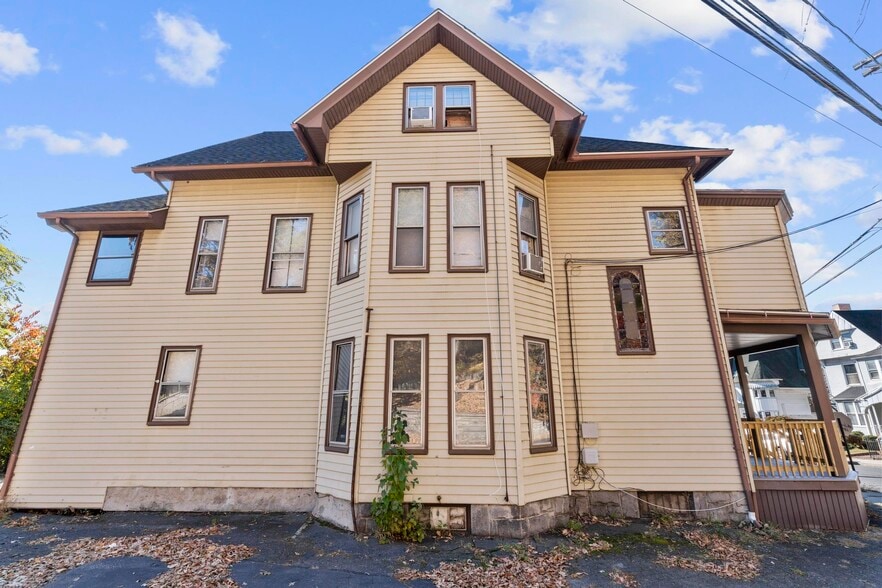 More Photos Of 74 Holmes Ave, Waterbury Storefront Retail Residential For Sale