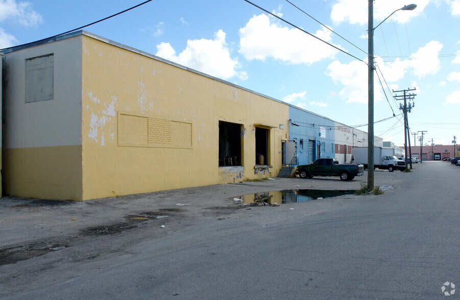More Photos Of 1435-1495 E 11th Ave, Hialeah Warehouse For Lease