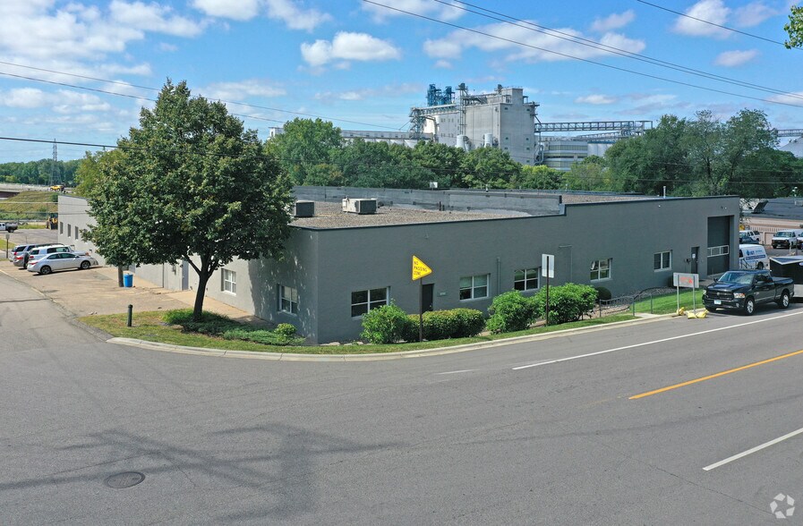 Primary Photo Of 4300 Main St NE, Fridley Manufacturing For Lease