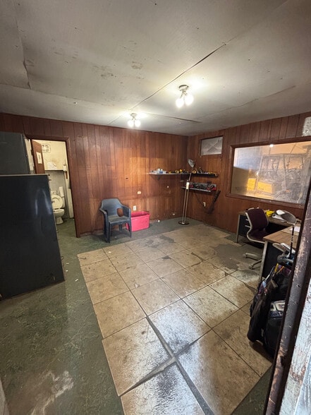 More Photos Of 424 Shelton Rd, West Columbia Warehouse For Sale