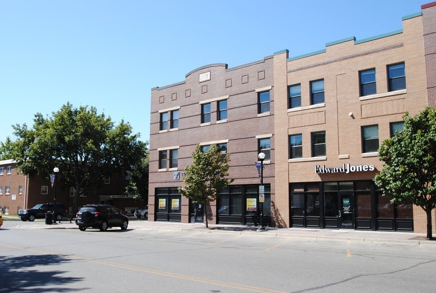 More Photos Of 121 4th St S, Moorhead Apartments For Lease