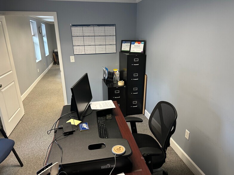 More Photos Of 1004 Princetown Rd, Schenectady Office For Lease