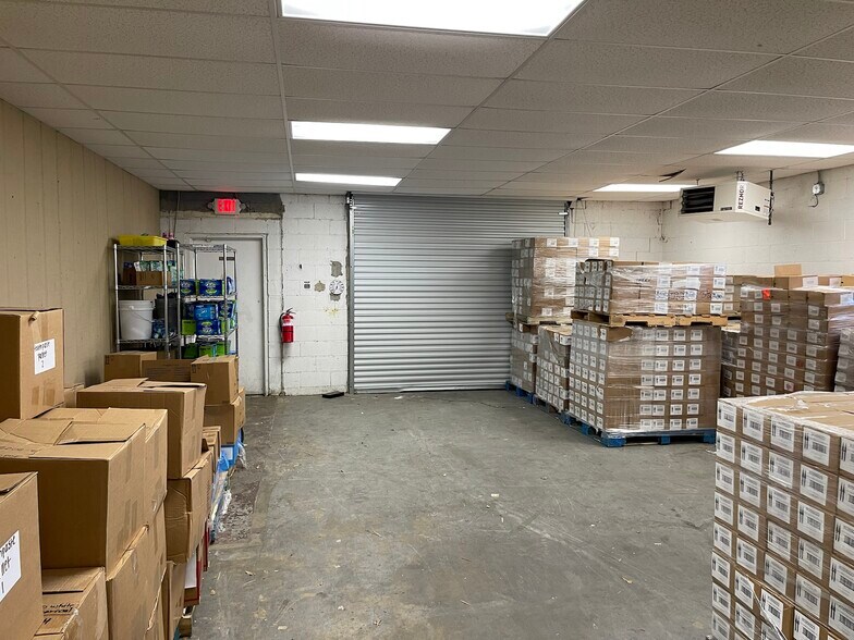 More Photos Of 304-306 E Jenkins St, Dallas Manufacturing For Sale