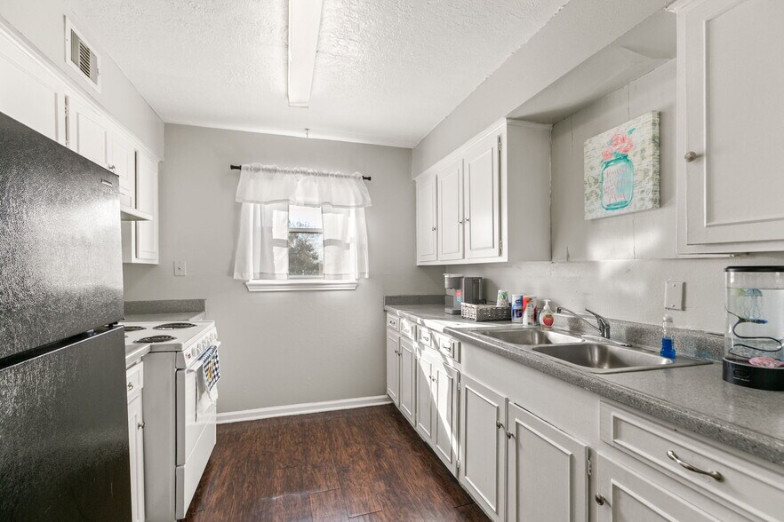 More Photos Of 8800 Gulf Fwy, Houston Apartments For Sale