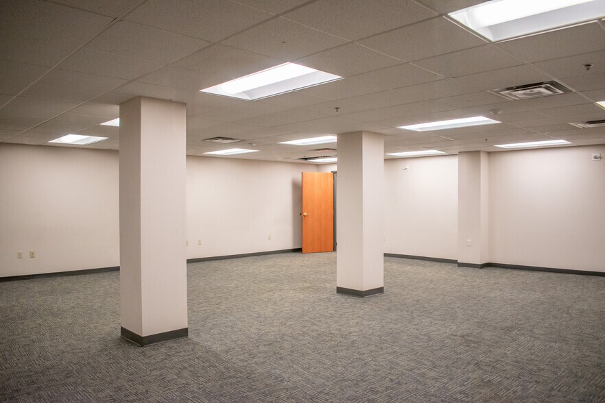 More Photos Of 304 Wood St, Pittsburgh Office Residential For Lease