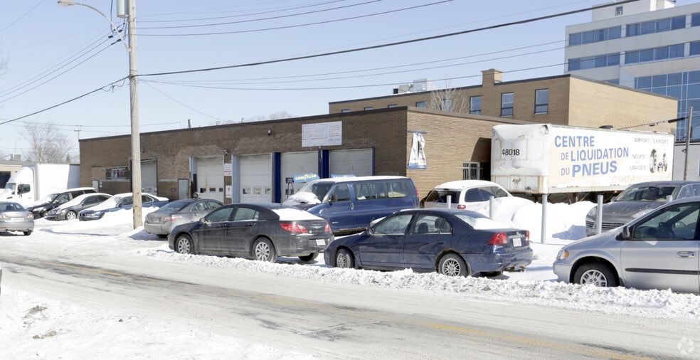 Primary Photo Of 8275-8285 Rue Mayrand, Montréal Auto Repair For Sale