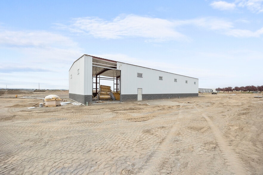 Primary Photo Of 1342 E Saint Helens St, Pasco Light Distribution For Lease