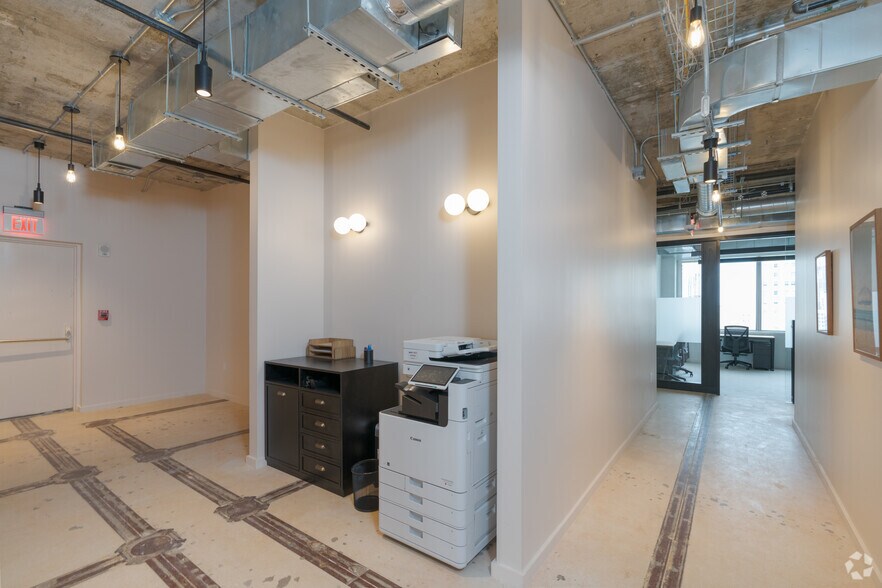 More Photos Of 100 N Biscayne Blvd, Miami Office For Lease