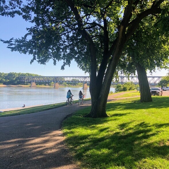 More Photos Of 1015-1021 Walnut St, Yankton Apartments For Sale