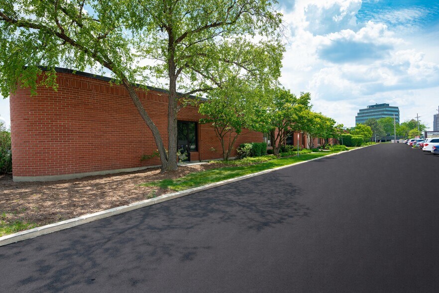 More Photos Of 17W775 Butterfield Rd, Oakbrook Terrace Medical For Lease