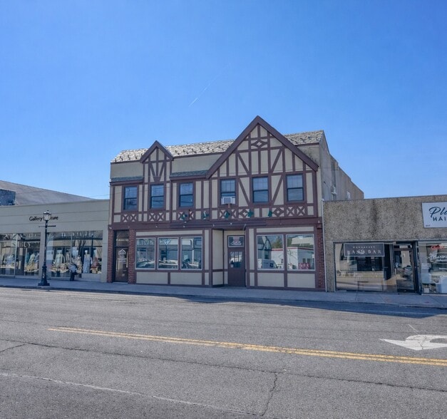 Primary Photo Of 351-355 Plandome Rd, Manhasset Storefront Retail Office For Sale